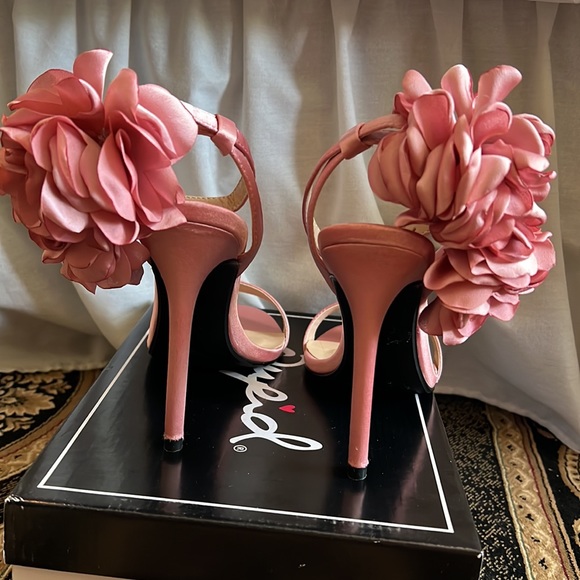 Pink Peony Heel - Picture 4 of 6